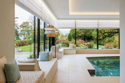 Roman Blind Systems, SG 2360, Colorama 2, Villa at the lake, Lucerne, Switzerland