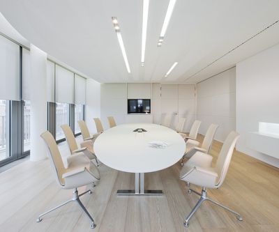 Roller Blind Systems, SG 4970, Multiscreen 1-10%, Room shot "Orrick House", Düsseldorf, Germany