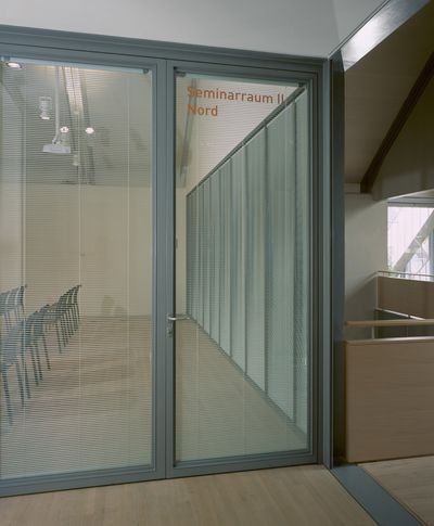 Venetian Blind Systems, Room shot