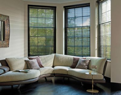 Venetian Blind Systems, SG 8960, Room shot, wood slats 50mm